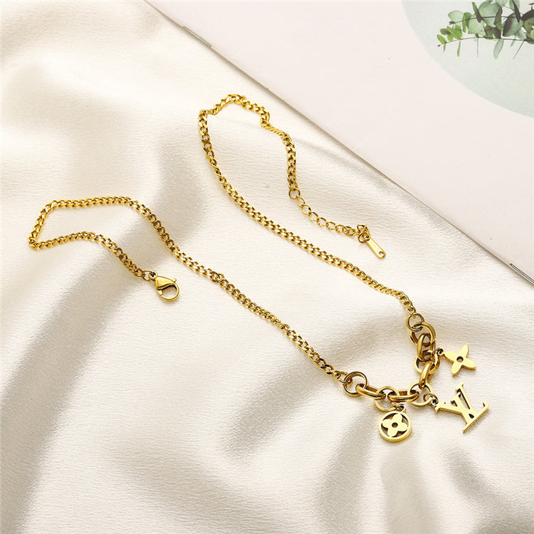 3 charms necklace
